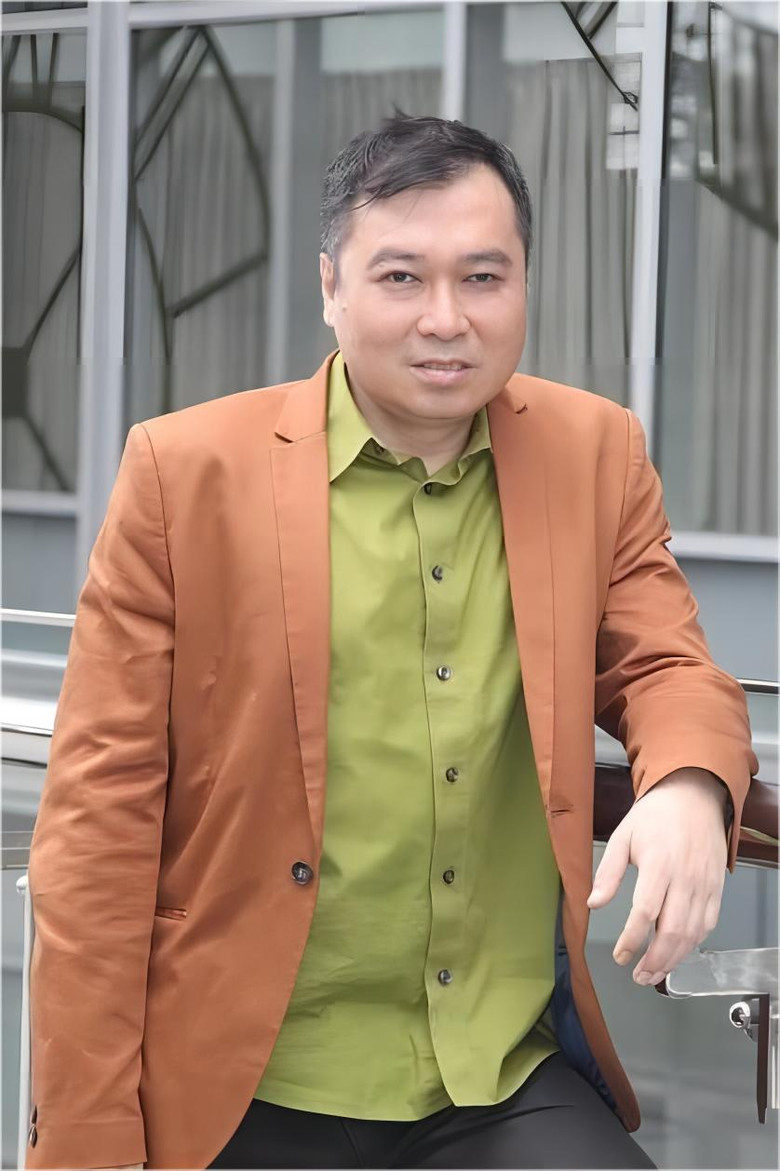 Tats Lau Yee-Tat photo 3