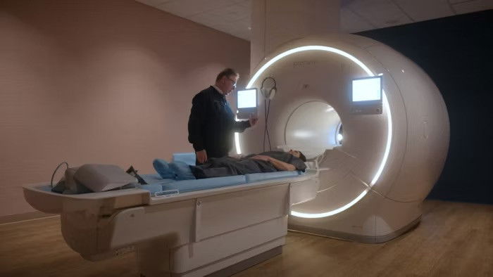 Still image for Vie$ de rêve season 1 episode 4: I Have to Find 10 Million Still image for Vie$ de rêve season 1 episode 4: I Have to Find 10 Million