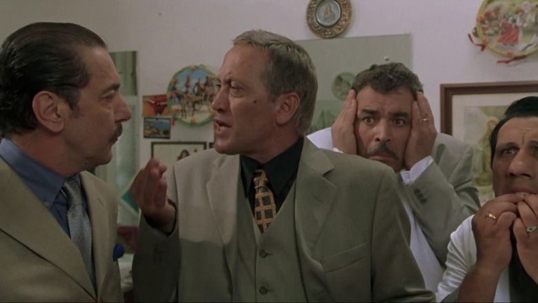 Image d'arrière-plan 1 du film E adesso sesso