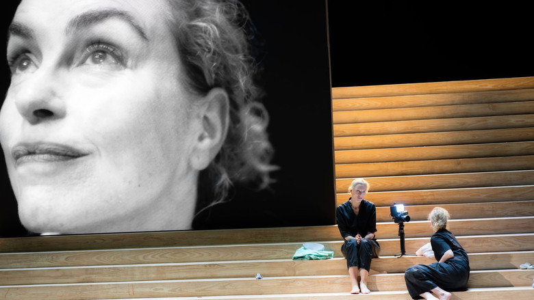Image d'arrière-plan 9 du film National Theatre Live: Electra/Persona