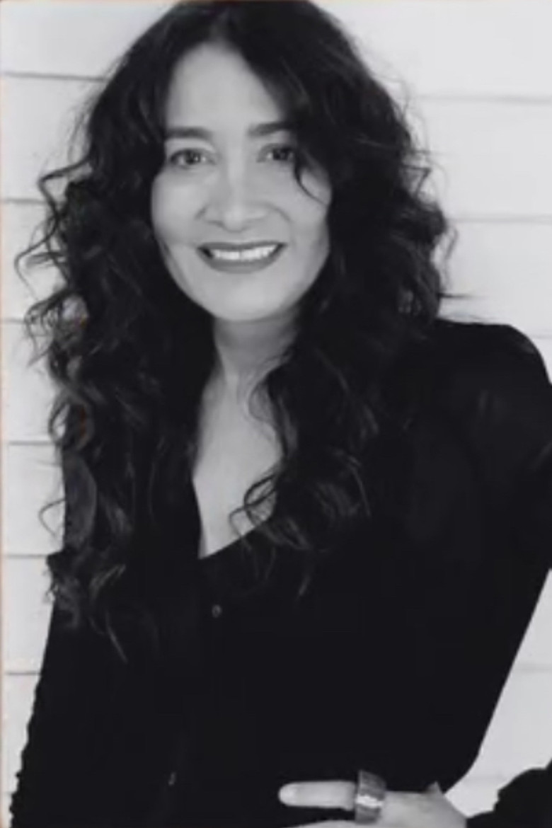 Carla Tinoco portrait image