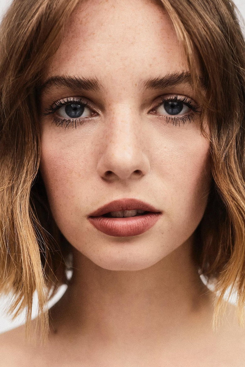 Maya Hawke photo 9