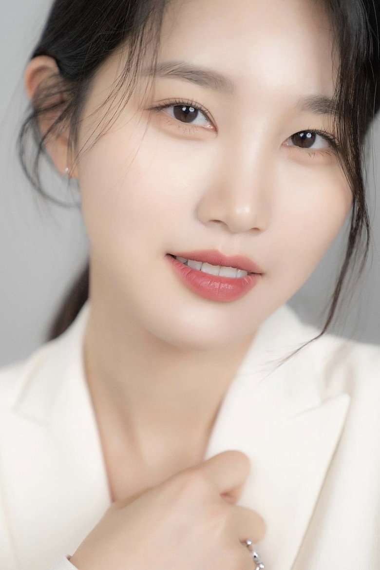 Kim Su-yeon portrait