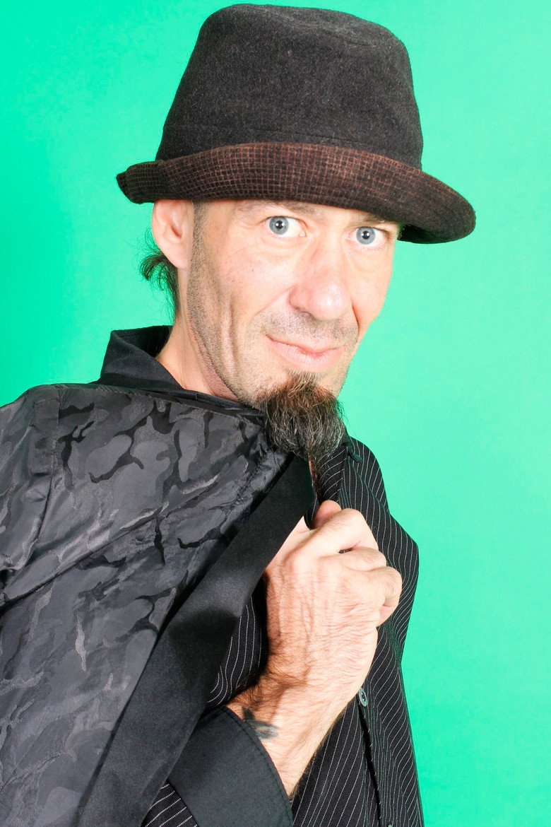 Roberto Momi Rodríguez portrait
