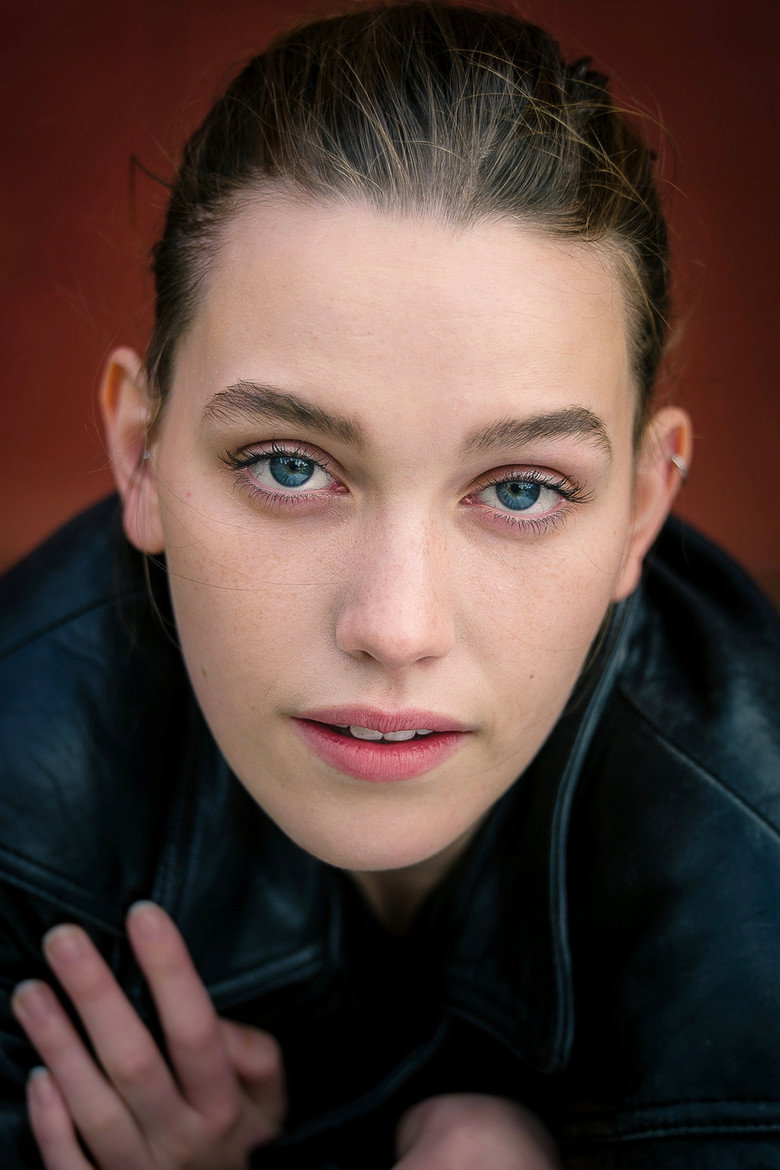 Victoria Pedretti photo 7
