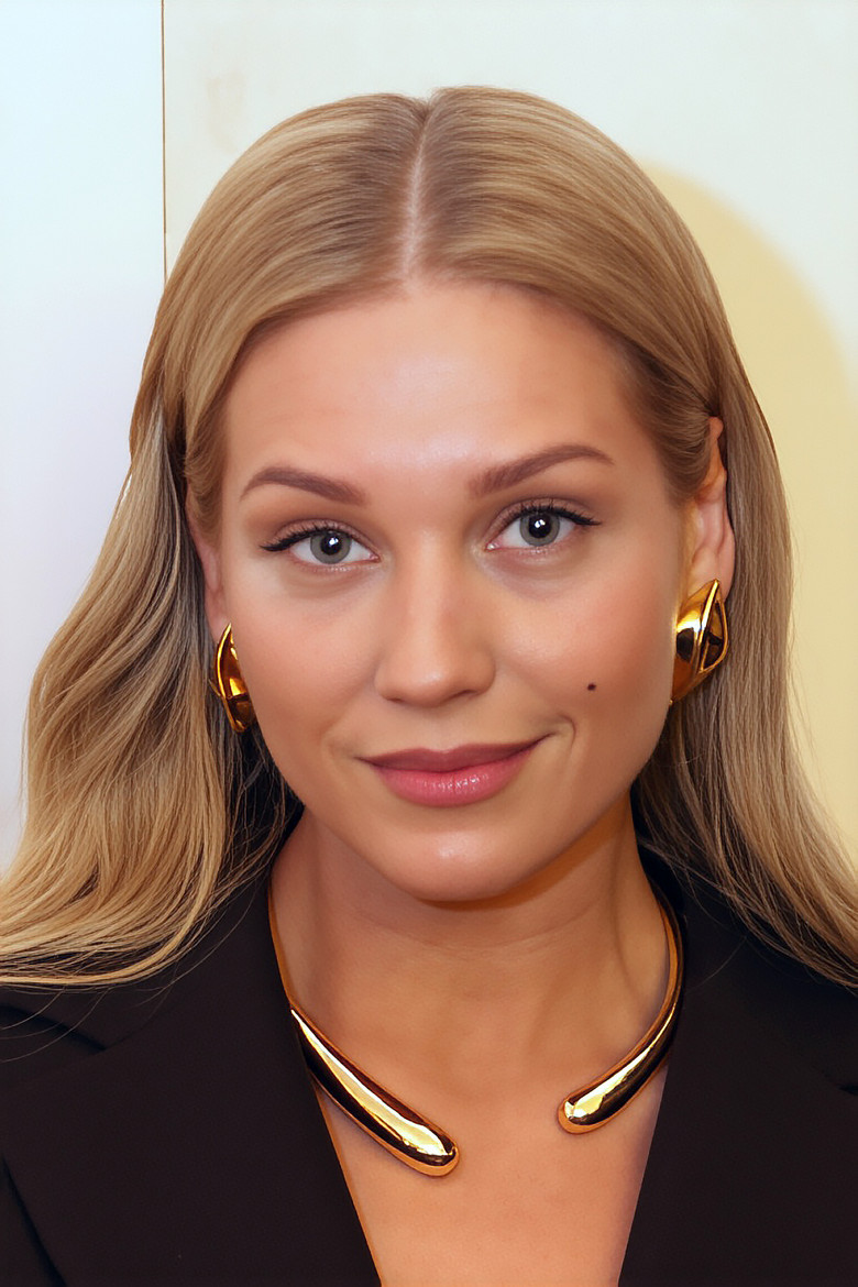 Kristina Asmus photo 5