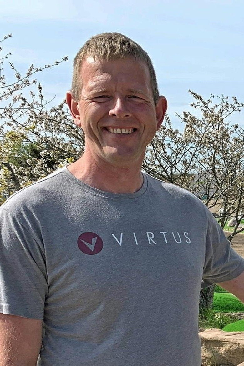 Simon Larsen photo
