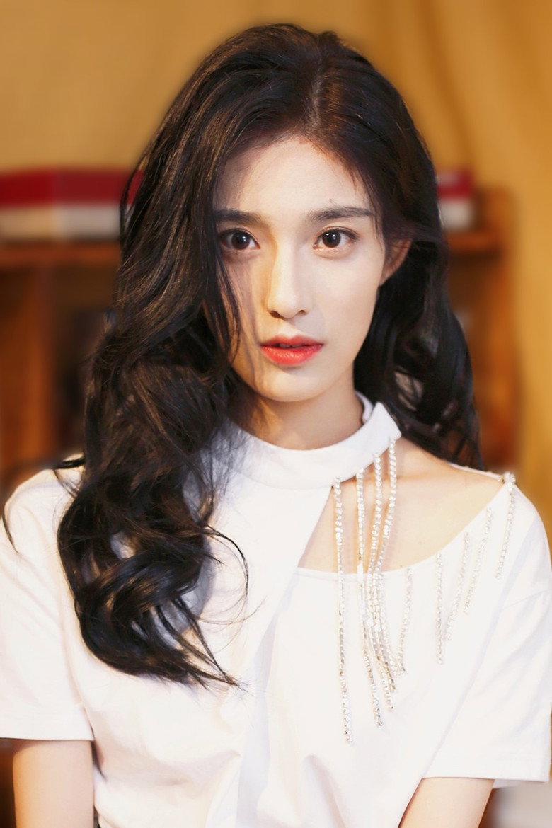 Zhong Lili photo