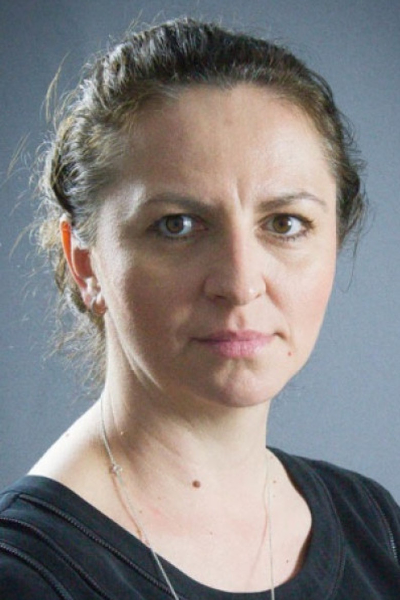 Iuliana Tarnovețchi portrait image