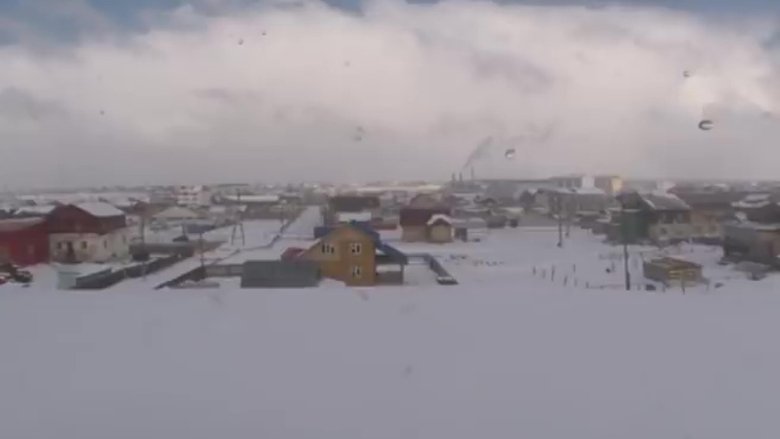 Gallery image from gAEeNcfGQlgASs5uVNfC2chryJu.jpg