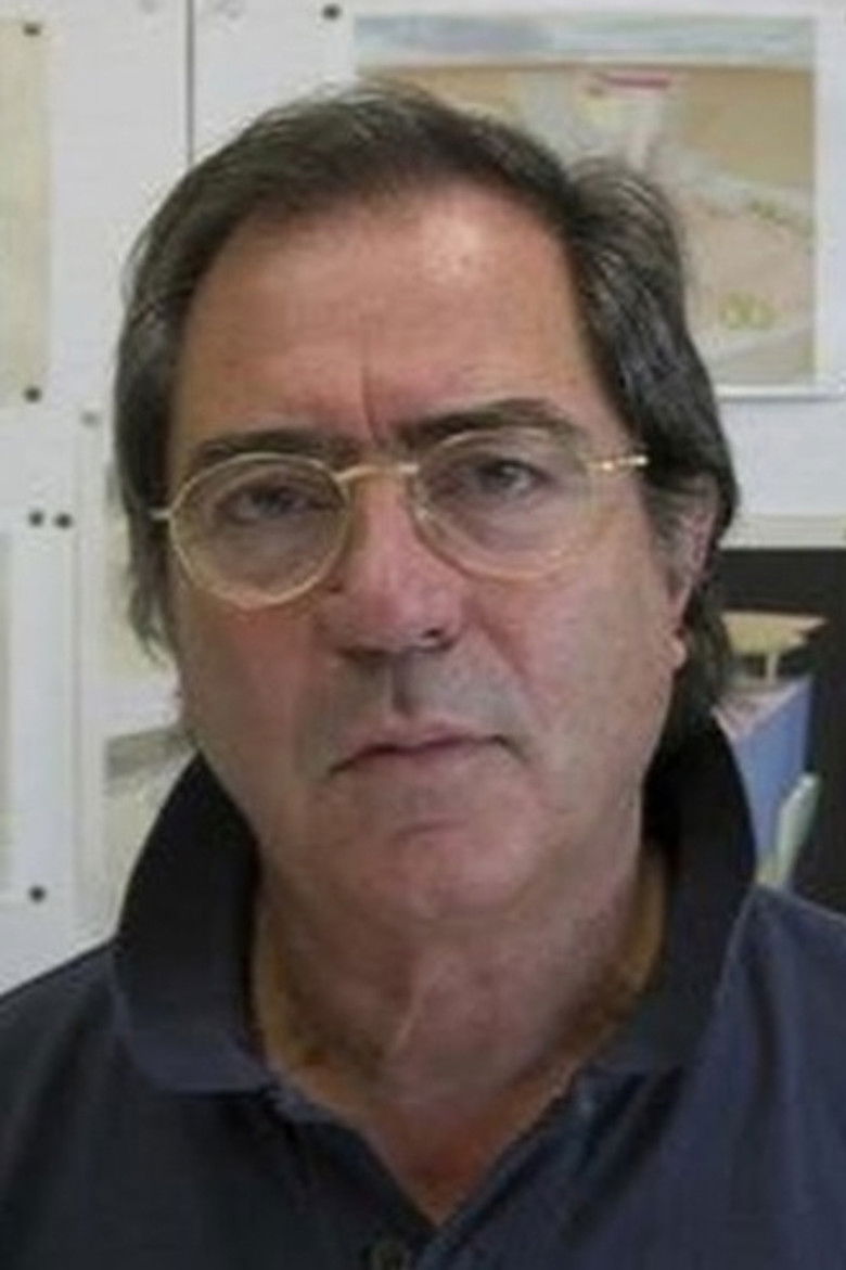 Tomás Taveira portrait image