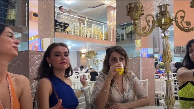 Still image for Hasçelikler and the City season 1 episode 1: Bölüm: 1 Tanımadığımız birilerinin düğününe gittik