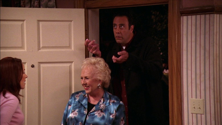 Still from Everybody Loves Raymond - Season 9 Episode 3