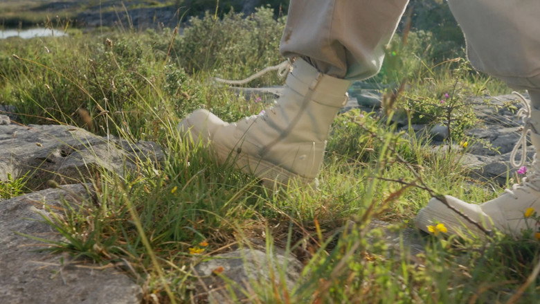 Frame from Kryla