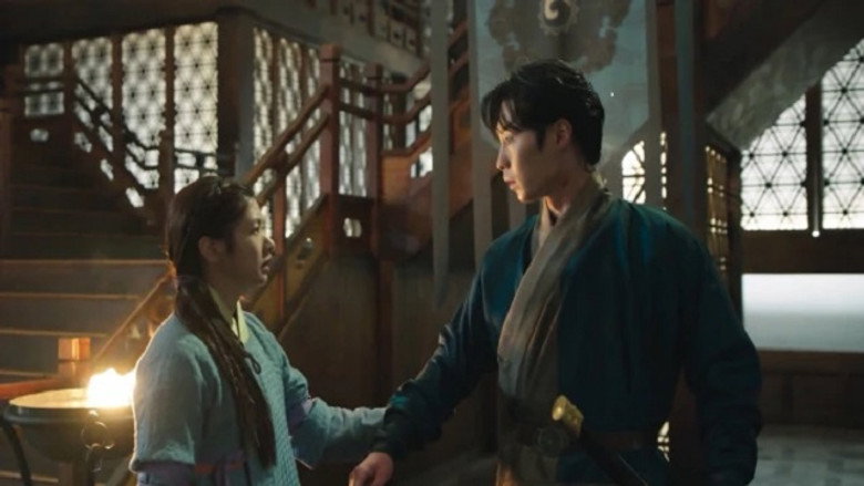 Still from Alchemy of Souls S0E2