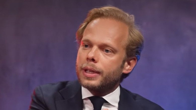 INVESTIGATION INTO PUBLIC BROADCASTING: HE’S THE MAN IN THE CROSSHAIRS… HE REVEALS ALL (THREATS, PRESSURE…) görseli