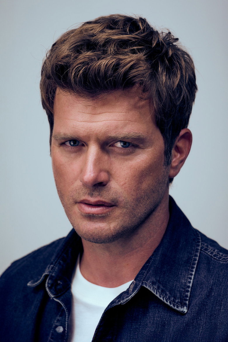 Kıvanç Tatlıtuğ photo 2