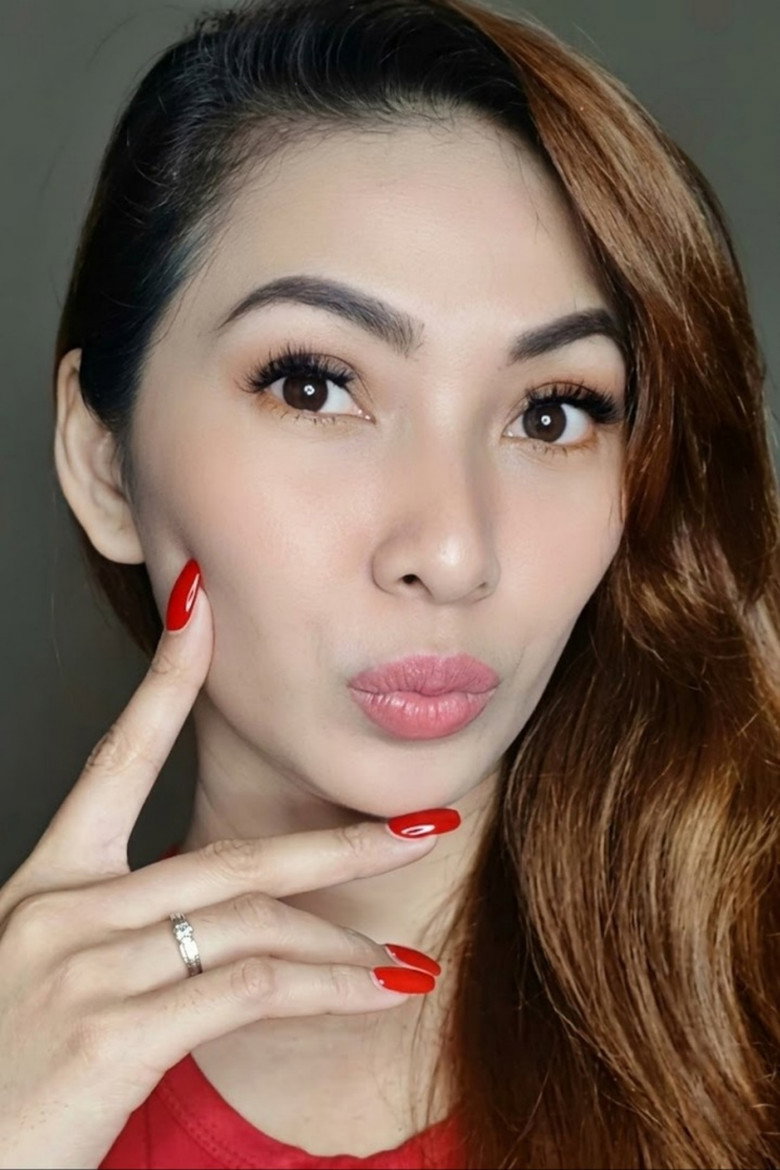 Shela Nadine photo