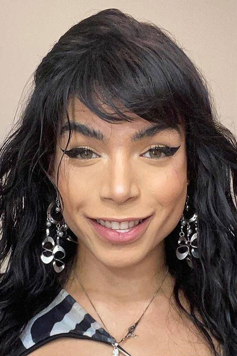 Manuella Ribeiro portrait image