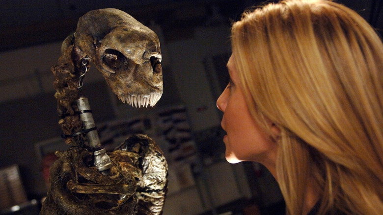Still from V - Season 2 Episode 2