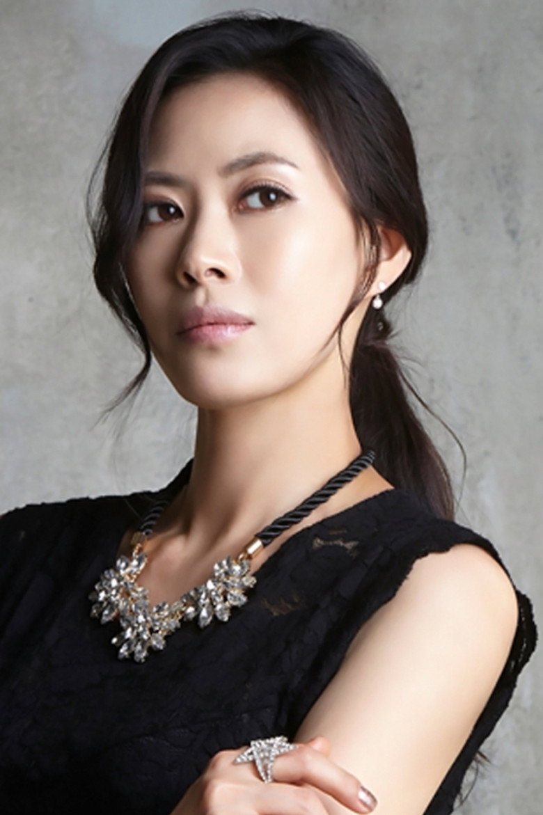Yoo Chae-young photo 2
