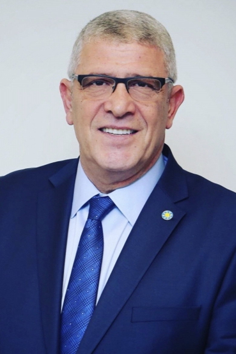 Müsavat Dervişoğlu portrait