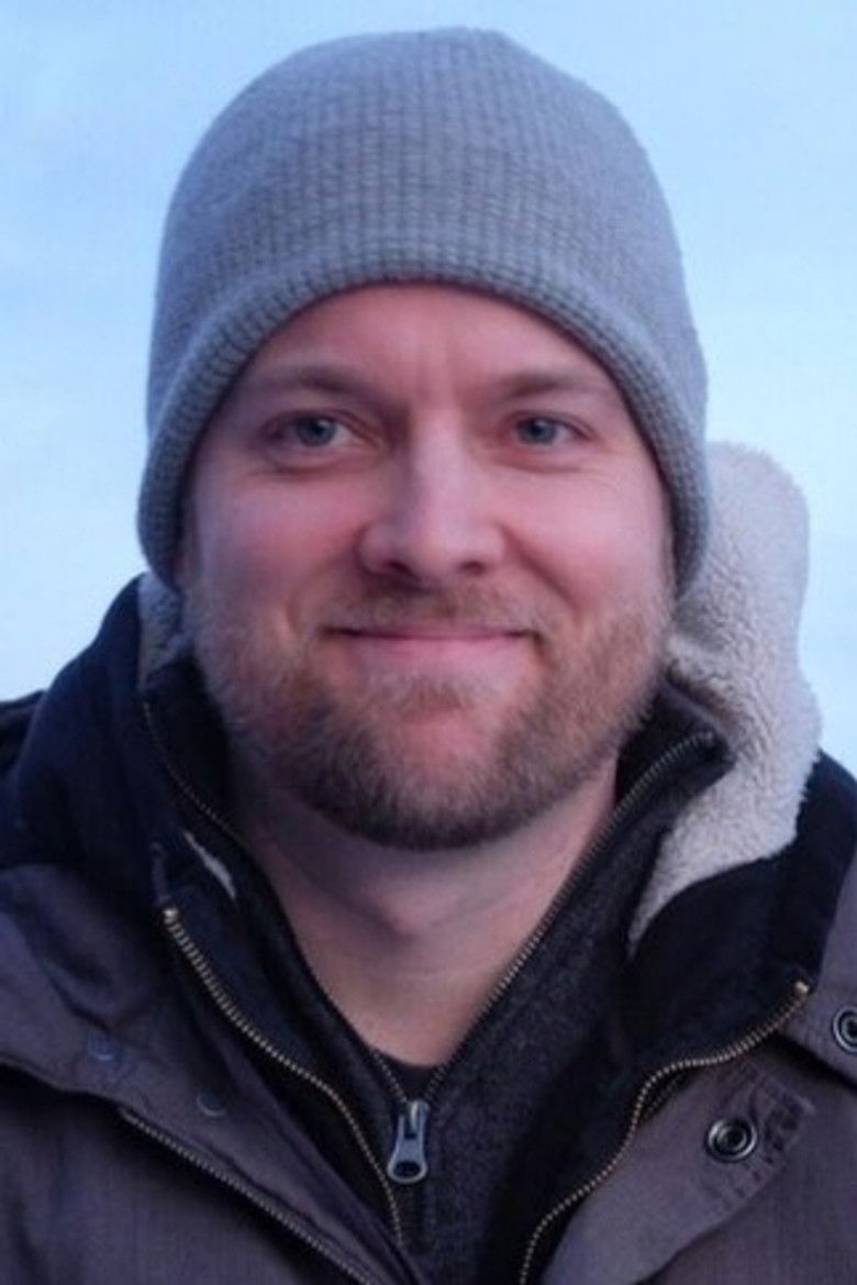 Derek Thompson portrait image