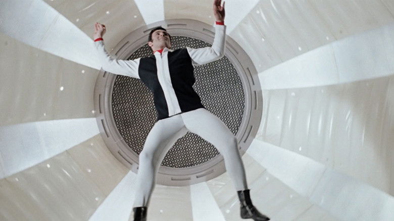 Image d'arrière-plan 3 du film Signal, une aventure dans l'espace