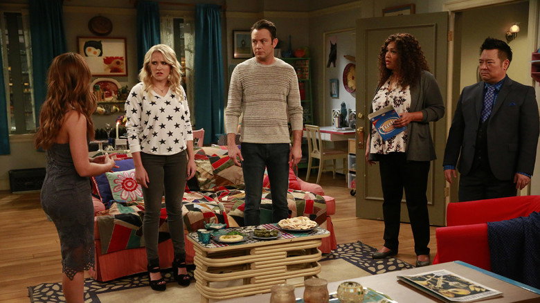 Still from Young & Hungry - Season 5 Episode 1