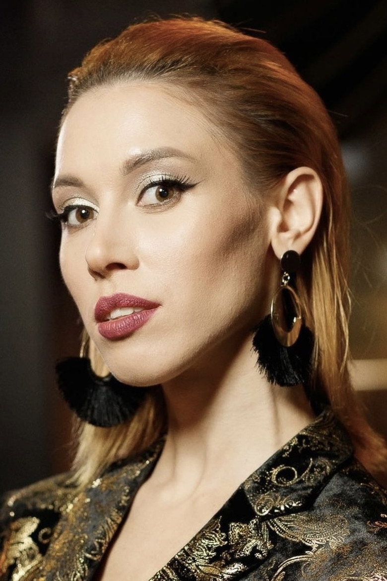 Aliona Moon portrait
