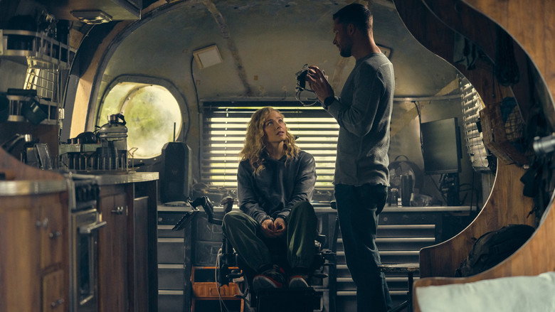 Still from Периферийные устройства - Season 1 Episode 1