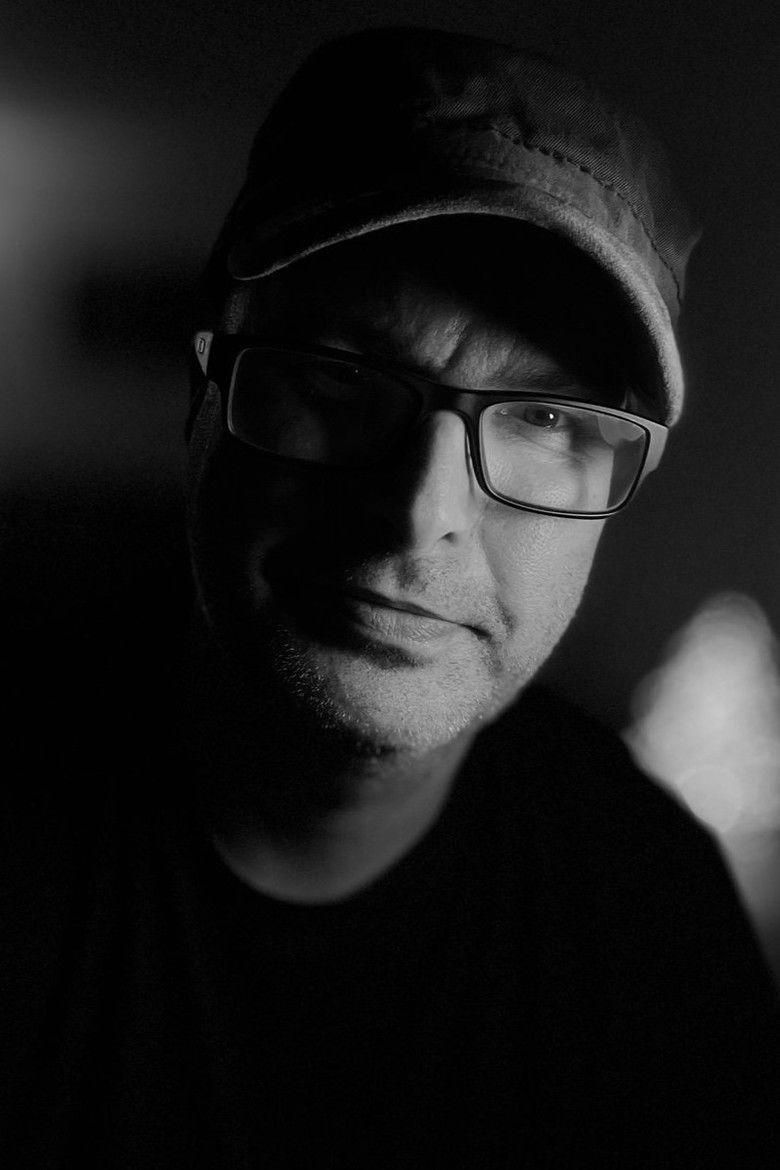 Simon Dennis portrait image