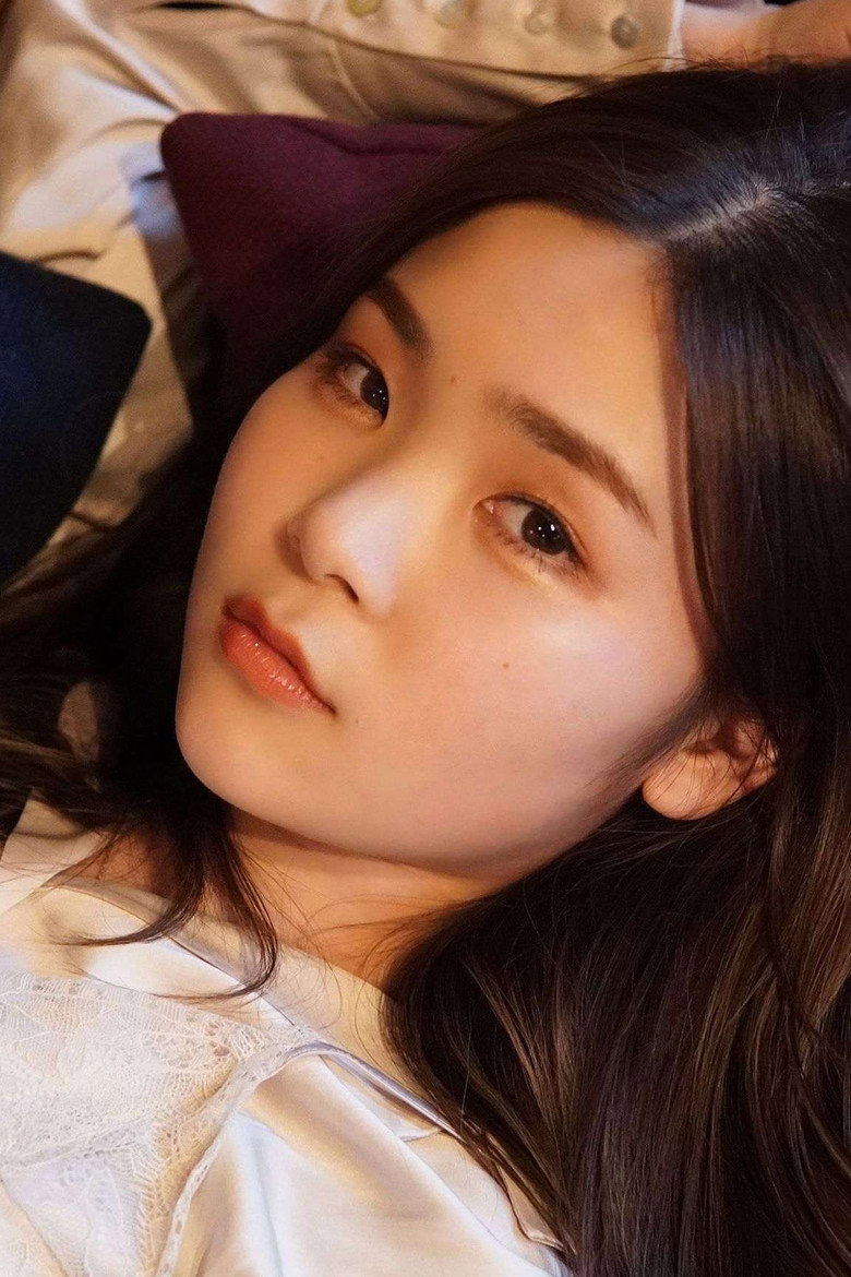 Emiri Suyama photo