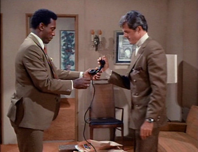 Still from I Spy - Season 3 Episode 2