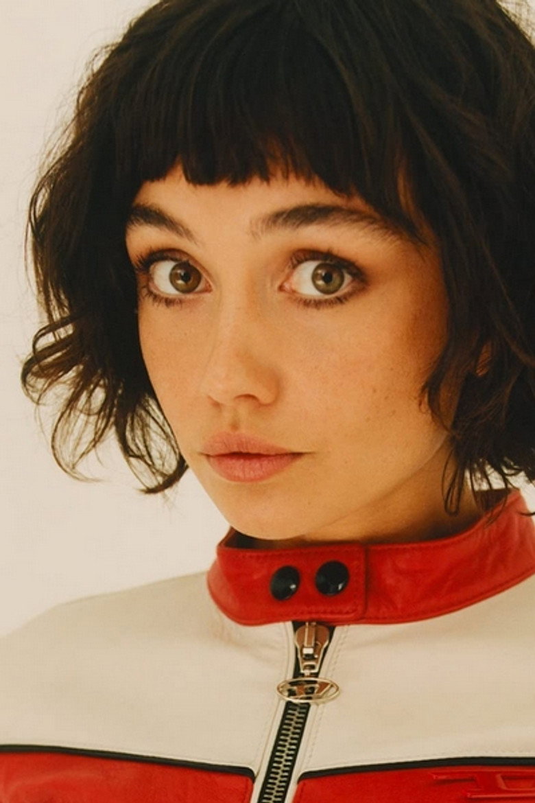 Sydney Chandler photo 3