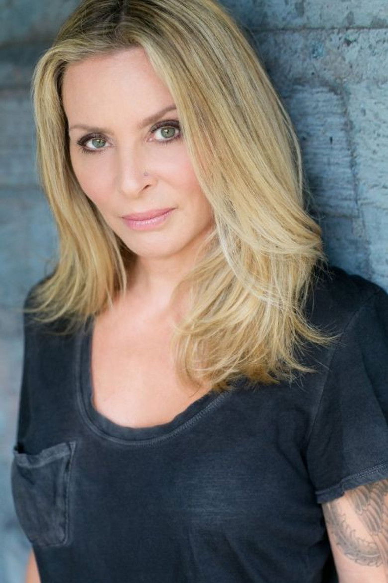 Lisa Paskel portrait image