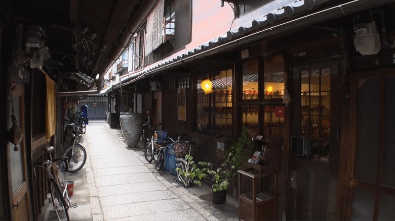 Still image for Explore Japan season 1 episode 20: Roji: Kyoto’s Hidden Alleys Still image for Explore Japan season 1 episode 20: Roji: Kyoto’s Hidden Alleys