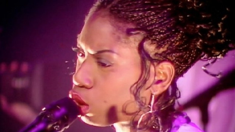 Top of the Pops S30E25 still