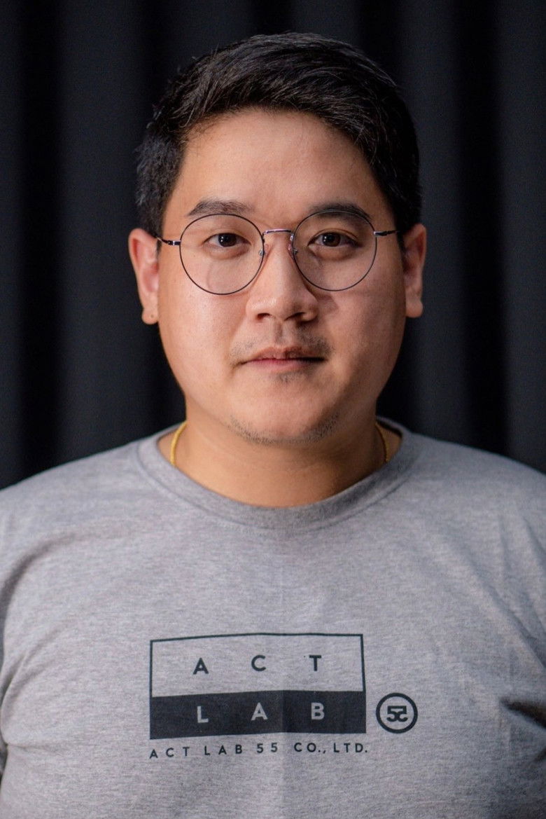 Vorachai Nualsri portrait image