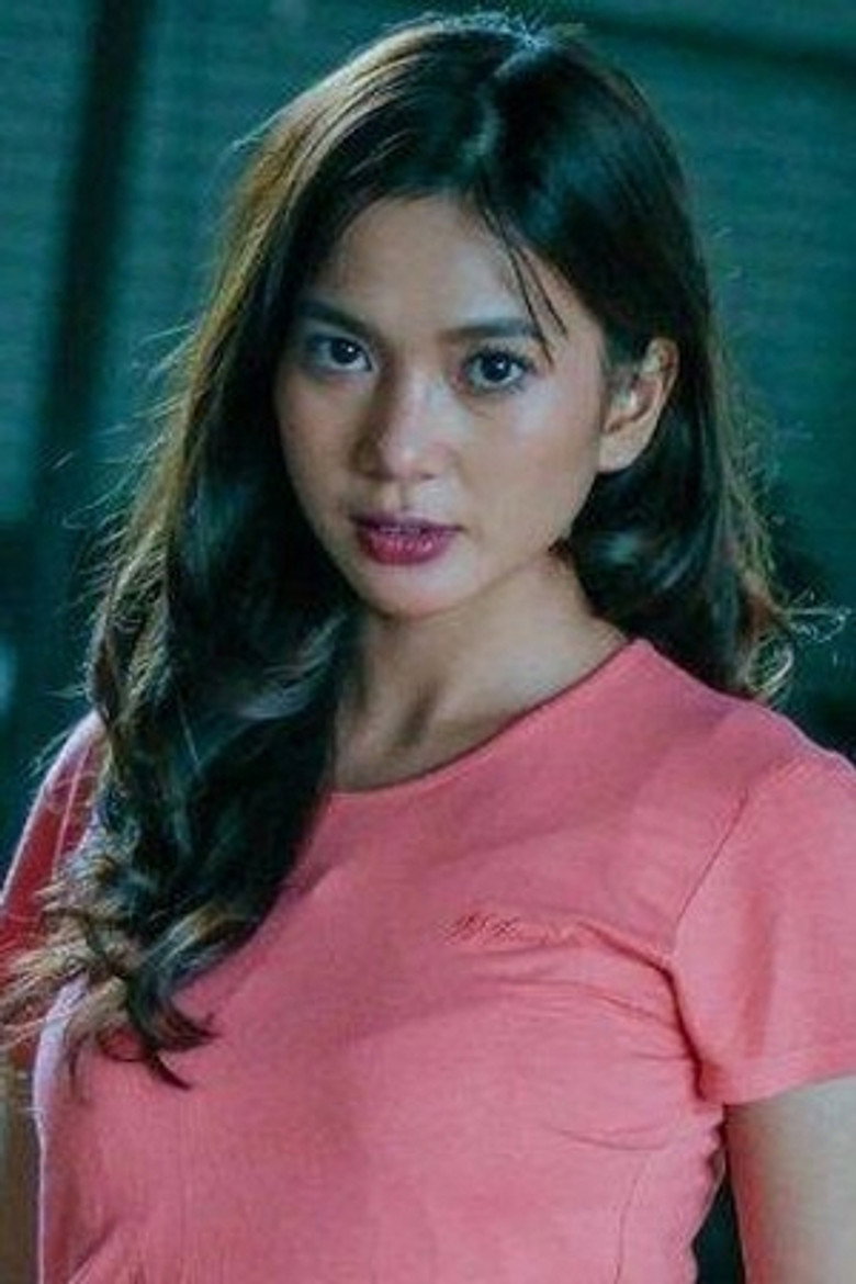 Ade Yunita photo 2