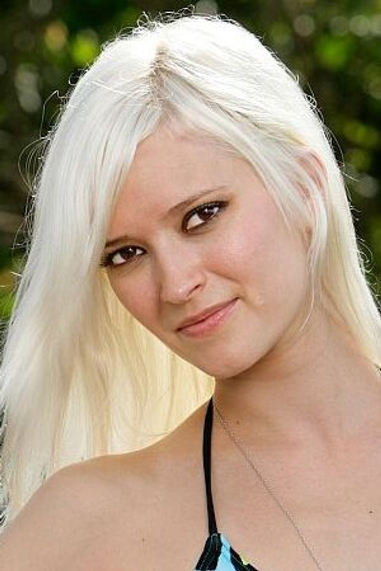 Courtney Yates portrait