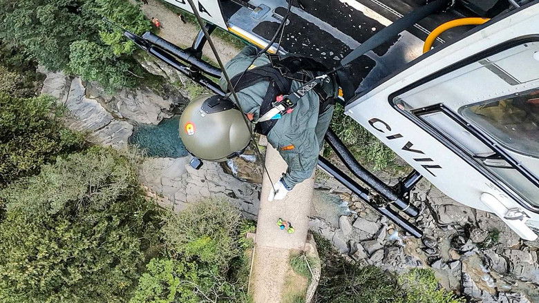 Still image for Rescate season 1 episode 9: Chained Events