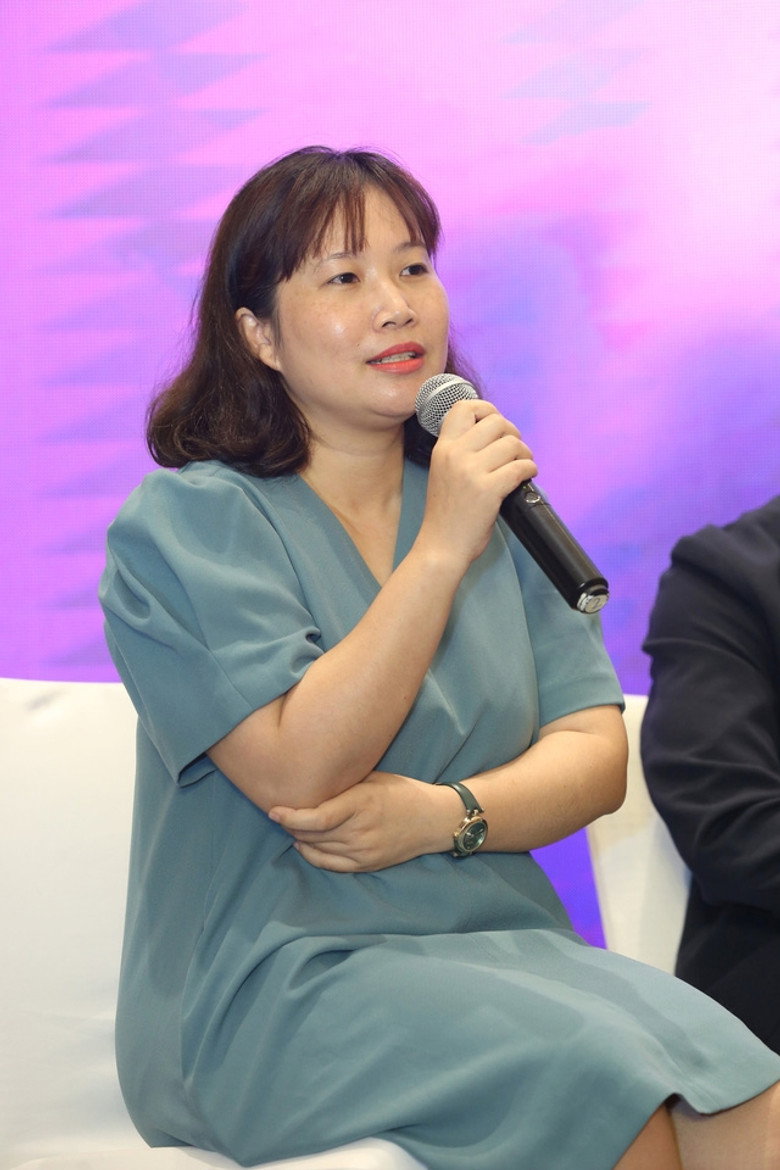 Huyền Lê portrait