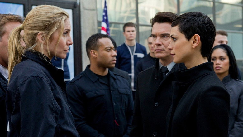 Still from V - Season 2 Episode 10