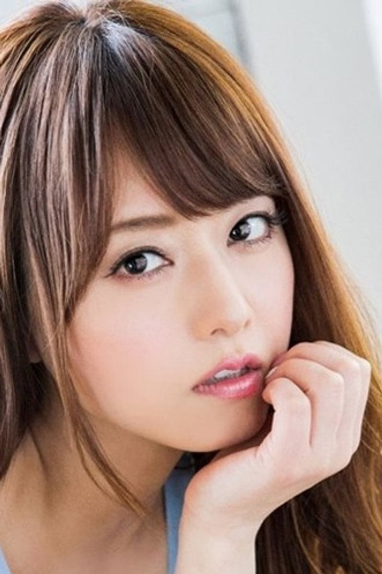 Akiho Yoshizawa photo 4