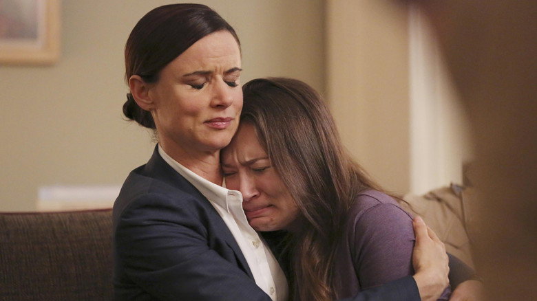 Still from Secrets and Lies - ซีซัน 2 ตอน 7