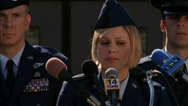 Still from Roswell - Season 3 Episode 16