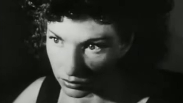 Image d'arrière-plan 5 du film At Land