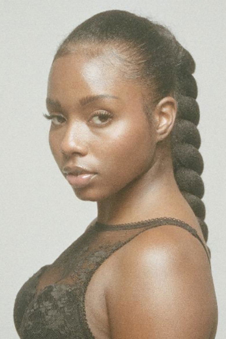 Dakota Simone portrait image