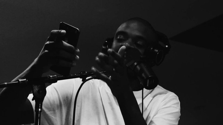 Image d'arrière-plan 3 du film The Longest Summer in America